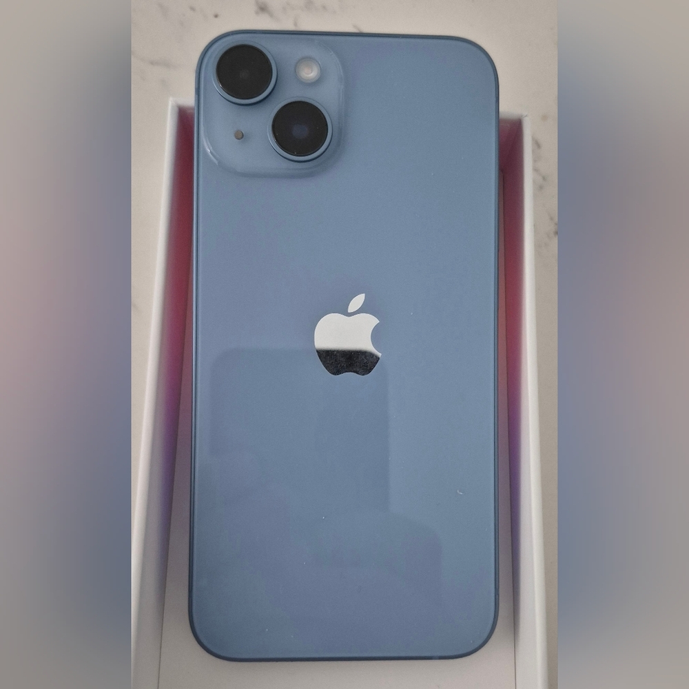 Apple iPhone 14 - Light Blue
